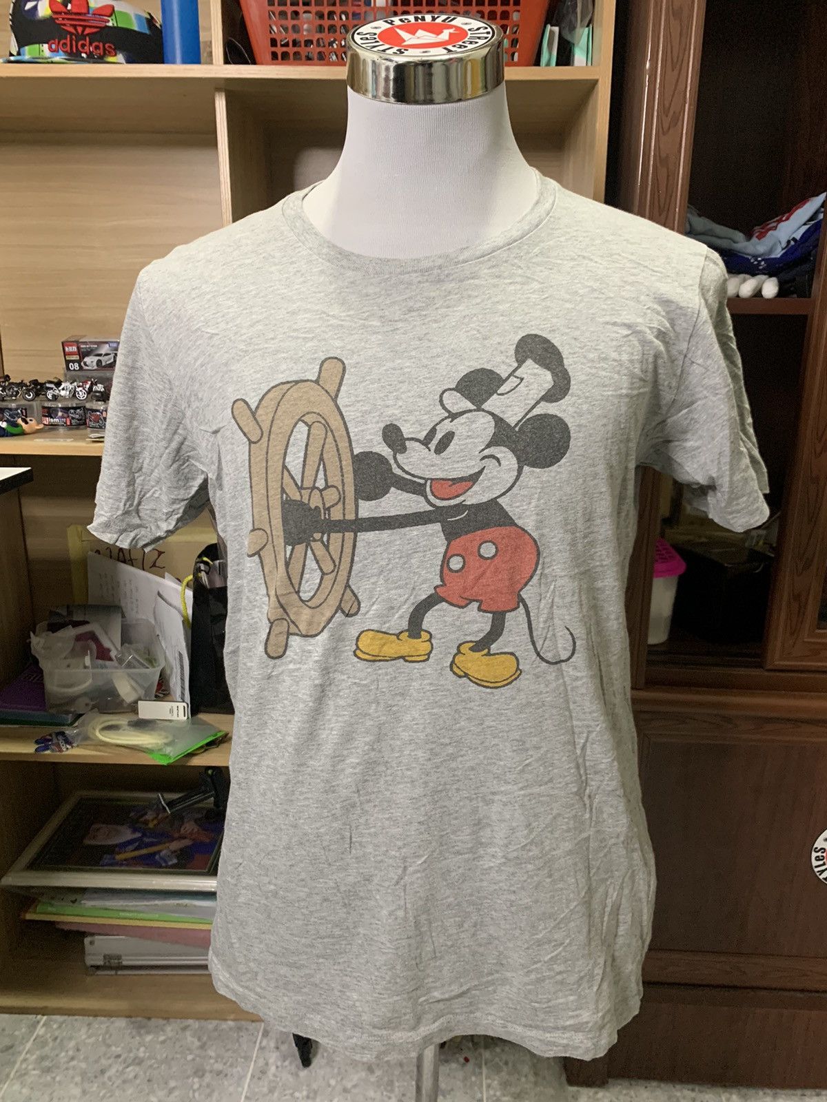 Disney Uniclo X Disney mickey short sleeve Size US L / EU 52-54 / 3 - 1 Thumbnail