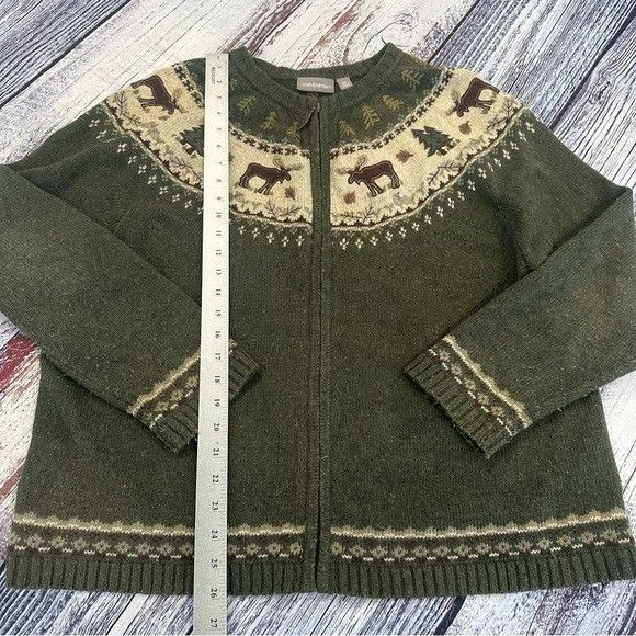 tan cardinal bird croft&barrow sweater fits as a L