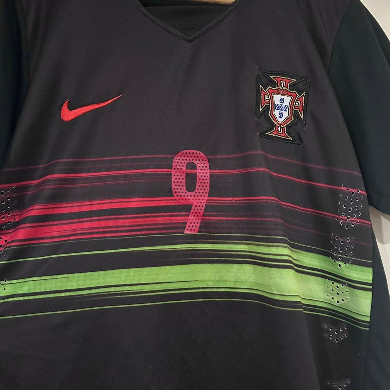Nike 2015 Nike Portugal Soccer Football Away Jersey Size US S / EU 44-46 / 1 - 2 Thumbnail