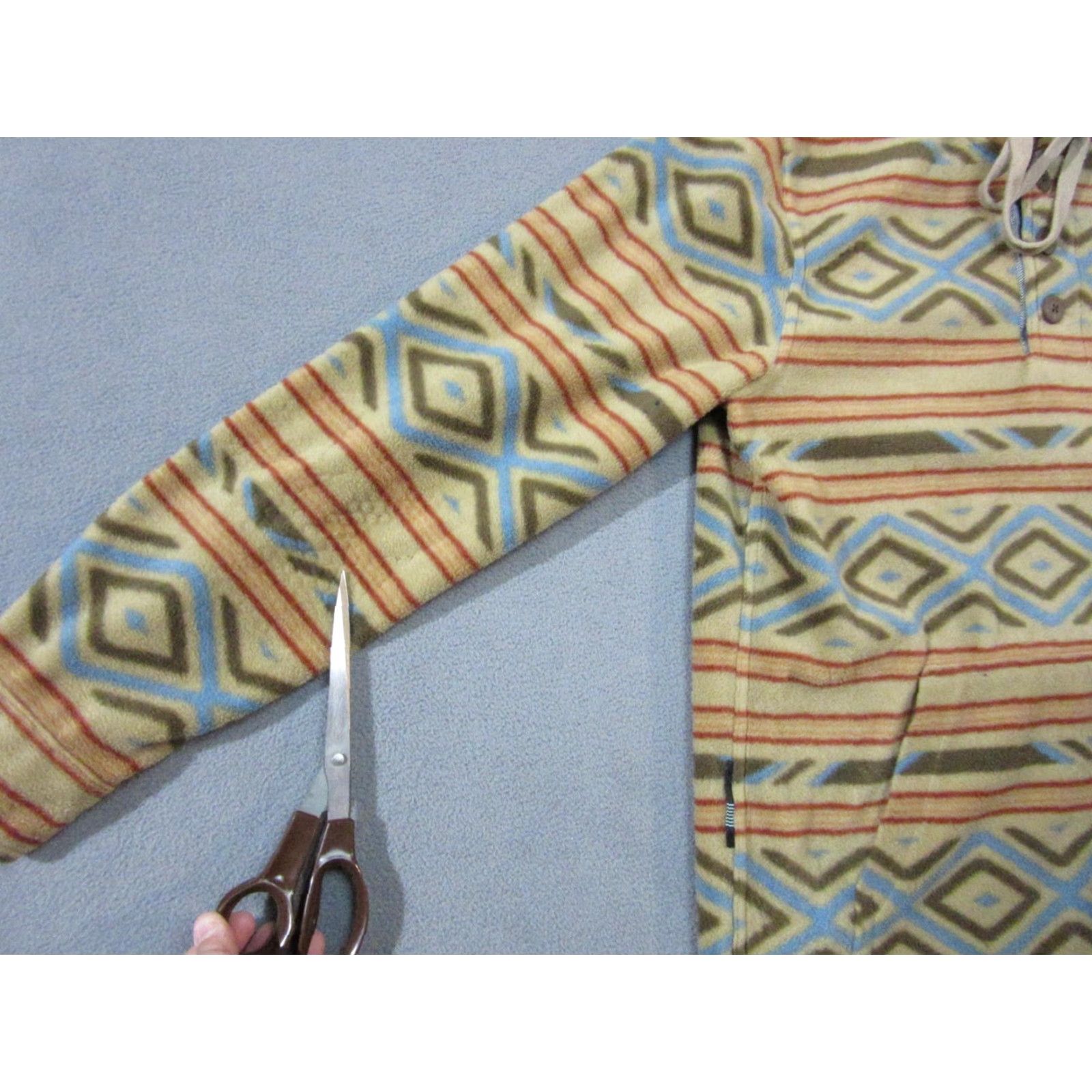 Vissla Vissla Hoodie Mens Small Multicolor Fleece Henley Aztec Tribal Pullover Flipcuff Size US S / EU 44-46 / 1 - 5 Thumbnail