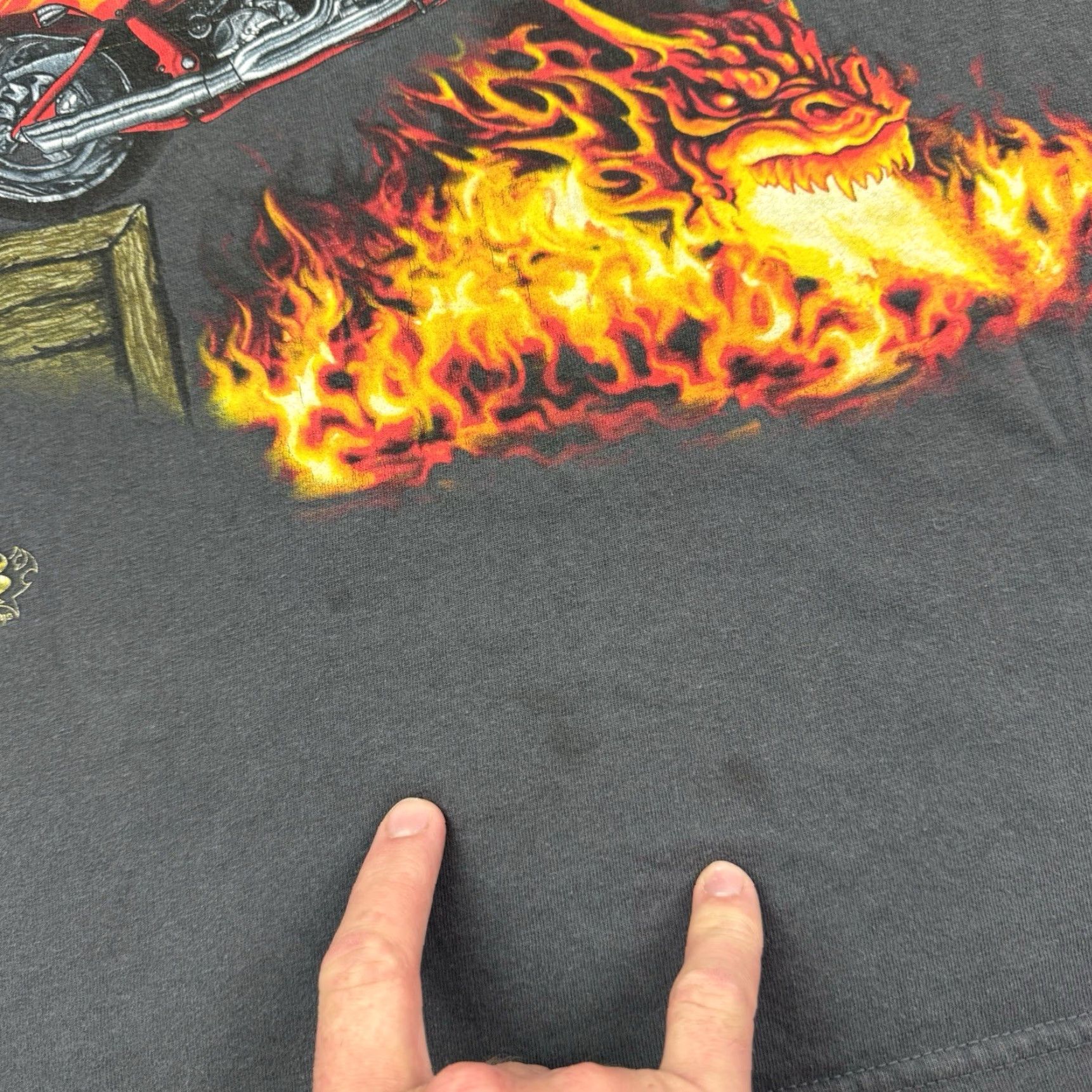 Vintage VINTAGE Biker T Shirt Men Gray Large Skeleton Dragon Flames Cops Trouble Tennessee River Graphic Print 90s Theme Mens Size US L / EU 52-54 / 3 - 5 Thumbnail