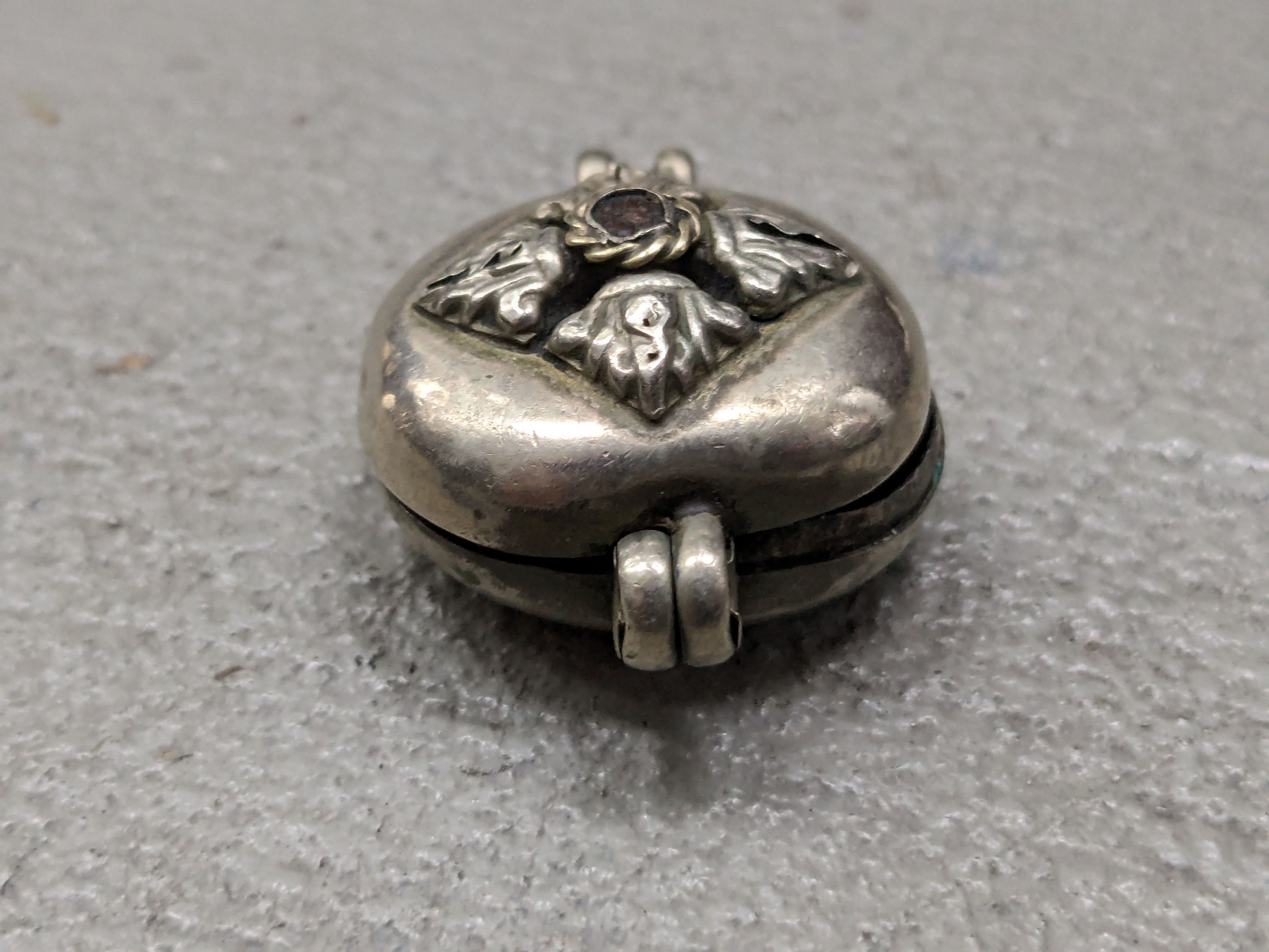Jewelry × Vintage Vintage Tibetan Prayer Box Gau Pendant Size ONE SIZE - 8 Thumbnail
