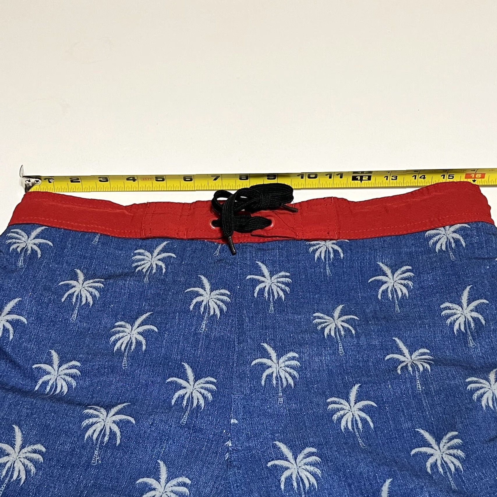 Airwalk VINTAGE AIRWALK Men’s Blue/Red Palm Tree Swim Shorts Trunks Size M Elastic Waist Size US 31 - 3 Thumbnail