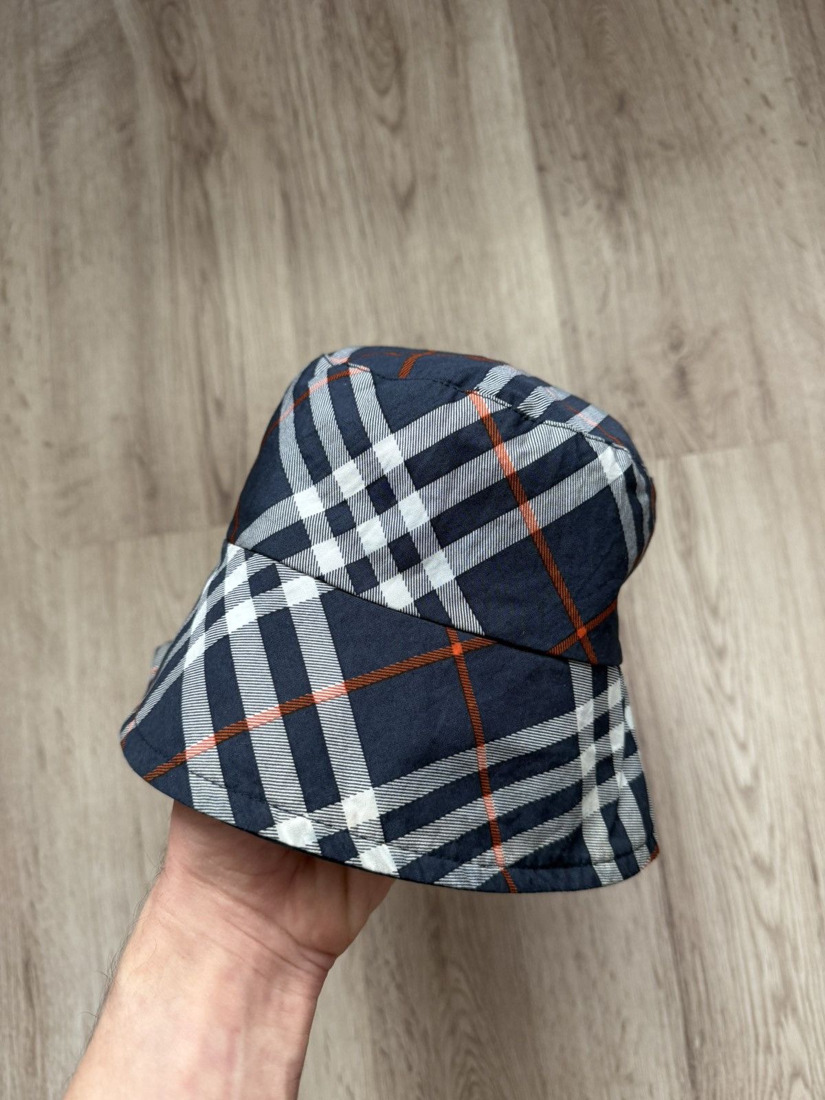 Burberry Burberry Reversible Bucket Hat Nova Check / Navy Size ONE SIZE - 3 Thumbnail