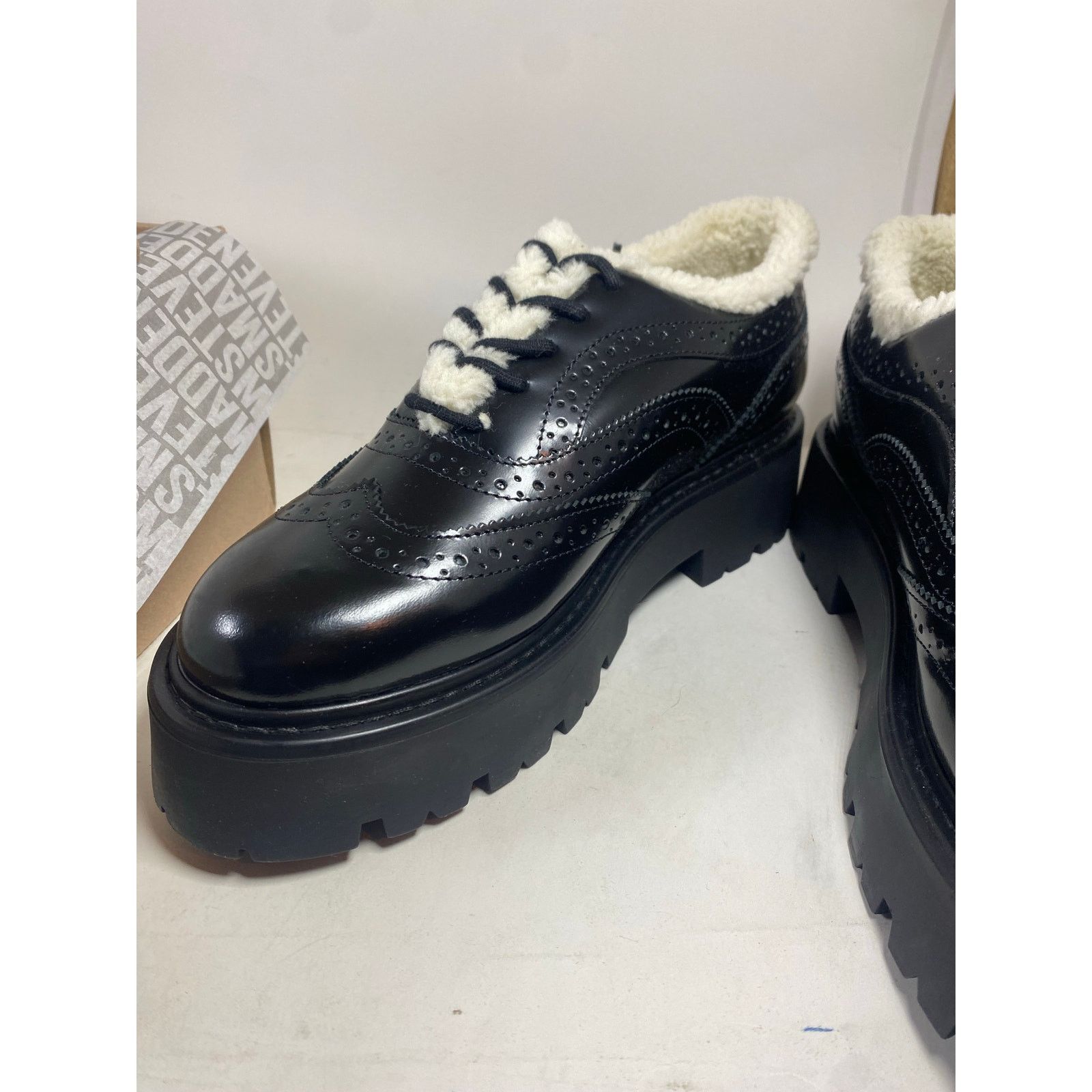 Steve Madden Steve Madden Rudi Black Leather Faux Fur Oxfords Women's 9.5 Size US 9.5 / IT 39.5 - 9 Thumbnail