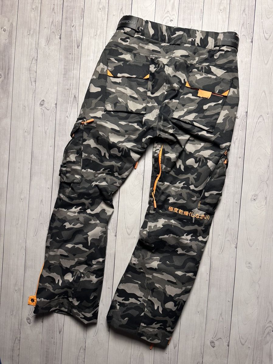 Superdry Superdry ski pants size M Camo logo rare Size US 32 / EU 48 - 8 Thumbnail
