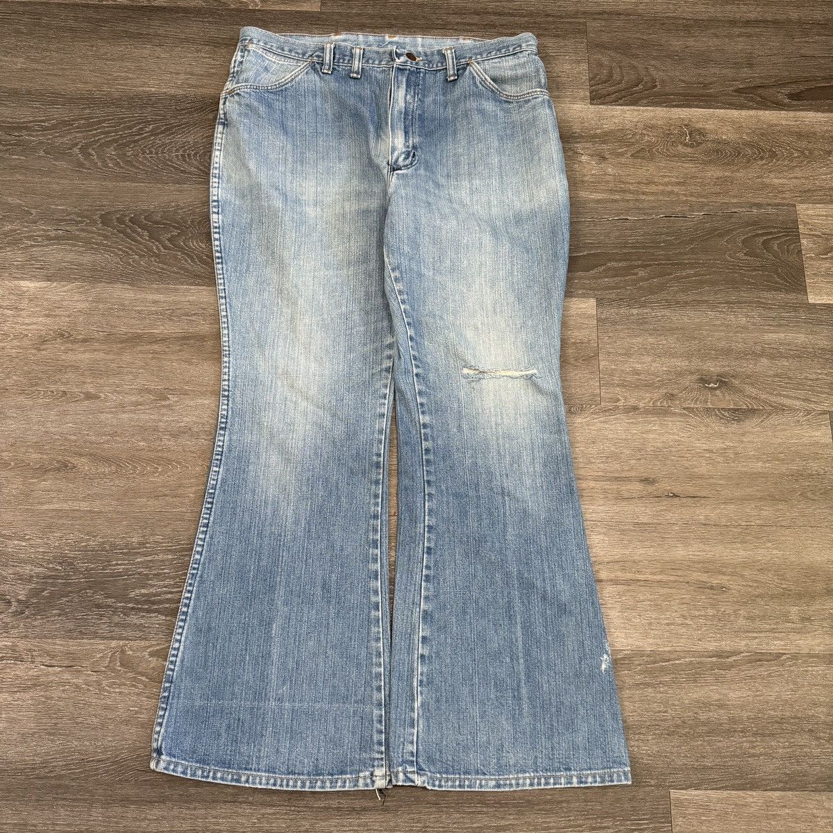 Vintage × Wrangler Vintage 1970s Wrangler Bellbottoms distressed & faded jeans Size US 34 / EU 50 - 2 Thumbnail