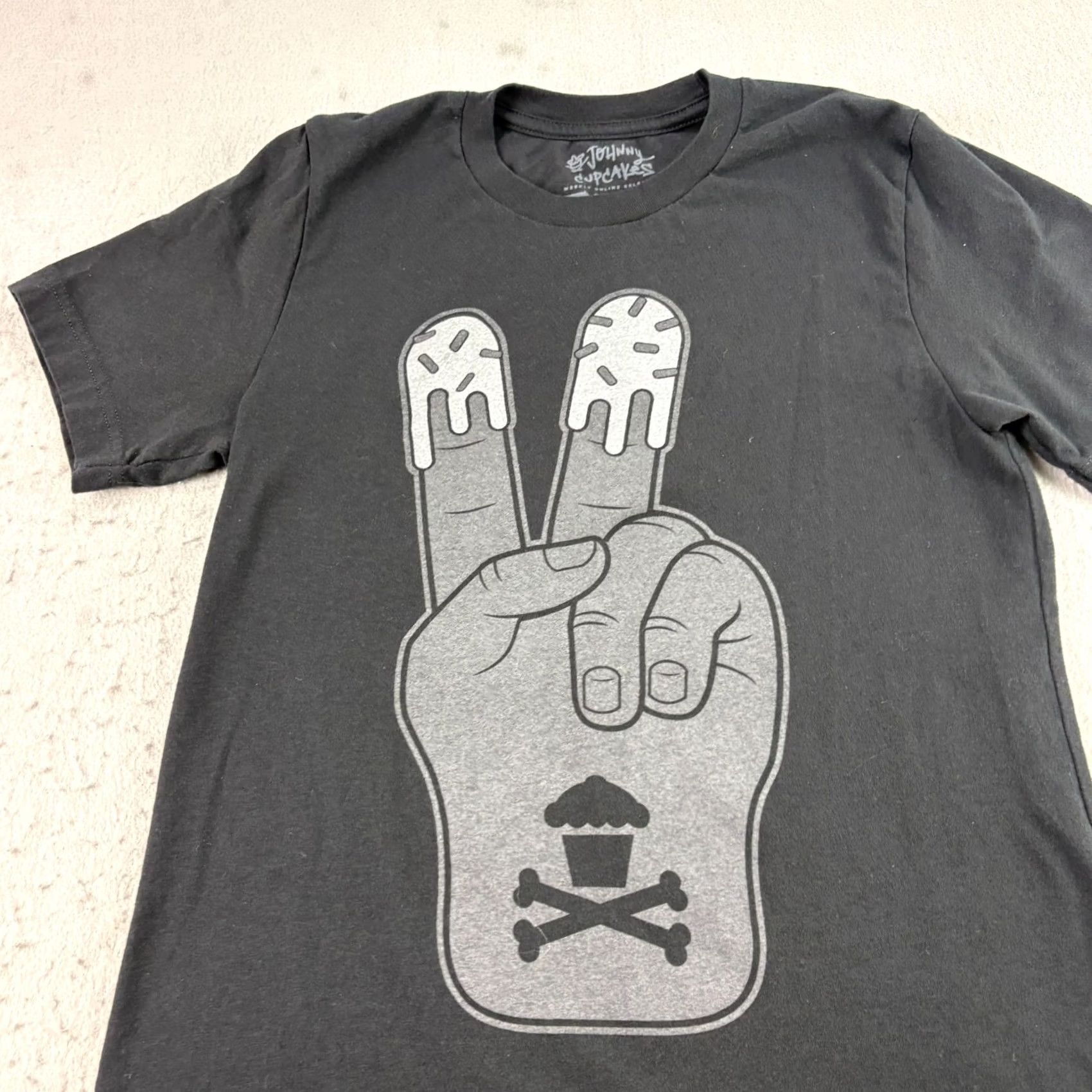 Johnny Cupcakes Johnny Cupcakes Shirt Womens Small Black BLM Peace Graphic Crew Neck Adult Size S / US 4 / IT 40 - 3 Thumbnail