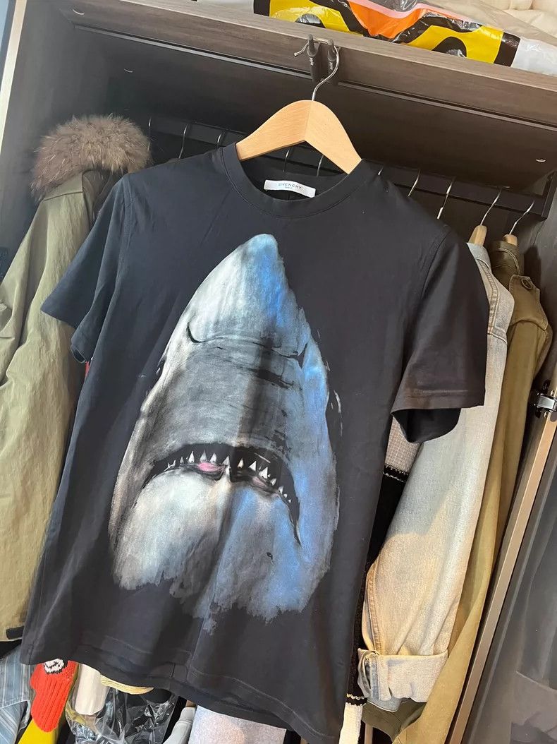 Givenchy Classic shark short-sleeve T-shirt