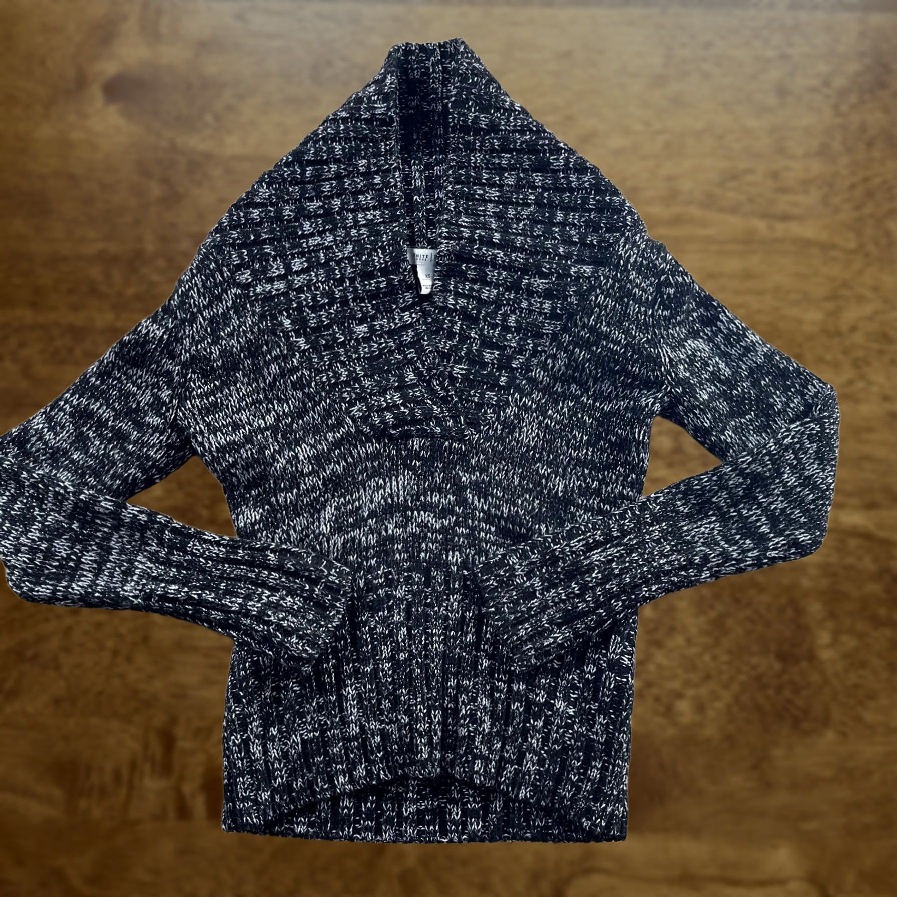White House Black Market White House Black Market Sweater Womens XS Black V-Neck Chunky Knit Pullover Size XS / US 0-2 / IT 36-38 - 1 Thumbnail