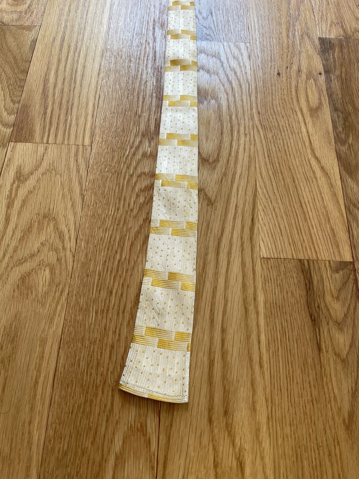 Vintage Johnson Rasmussen Resilio Vintage 60s Skinny Gold White Tie Size ONE SIZE - 7 Thumbnail