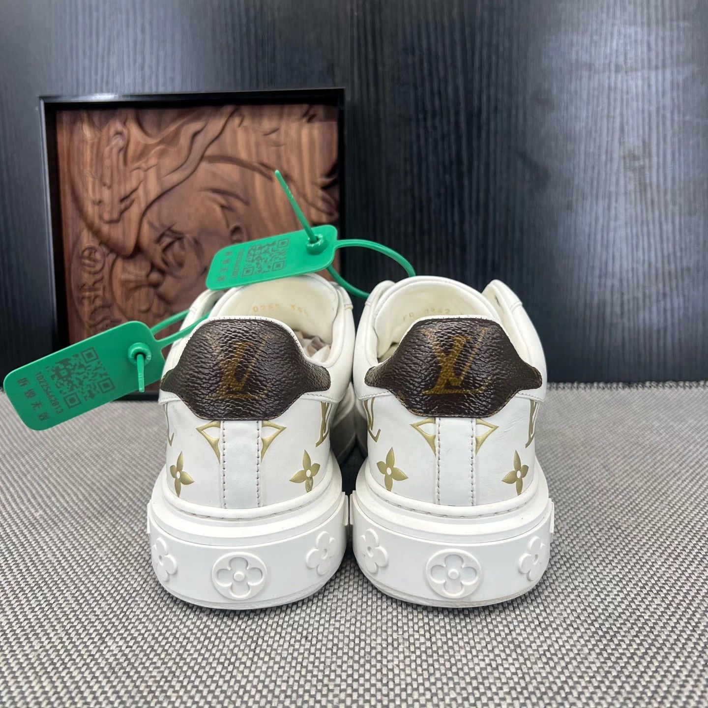 Louis Vuitton LV Time Out Platinum White All Over Print 35.5 Mint Size US 4.5 / IT 34.5 - 4 Thumbnail