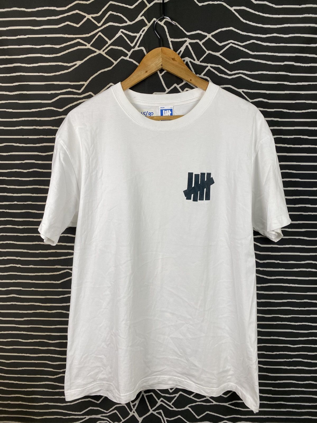Undefeated Undefeated Graphic White Tee - Skateboard "U" Design Size US L / EU 52-54 / 3 - 1 Thumbnail