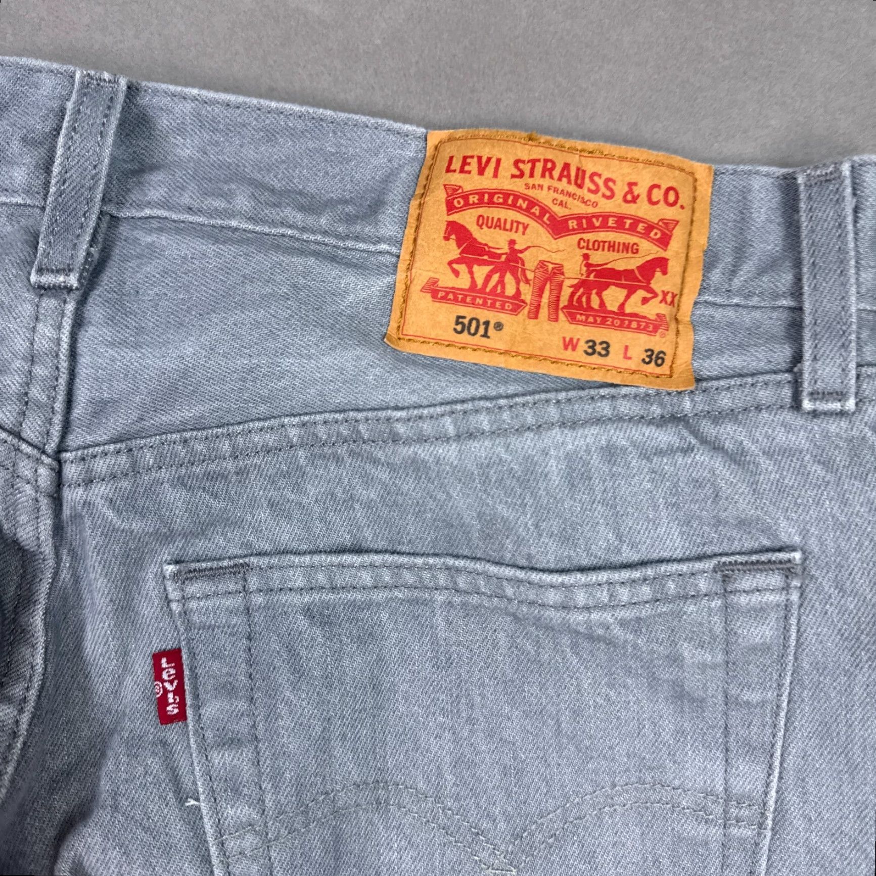 Levi's Levi's 501 Jeans Mens 32x32 Gray Button Fly Faded Bleach Denim Pants Vintage No (Tag33x36) Size US 33 - 6 Thumbnail