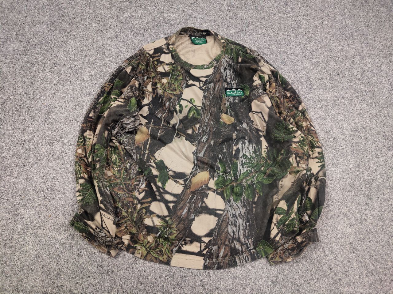 Realtree Vintage Buffalo camo Real Tree Light Long Sleeve Y2K Style Size US M / EU 48-50 / 2 - 2 Thumbnail