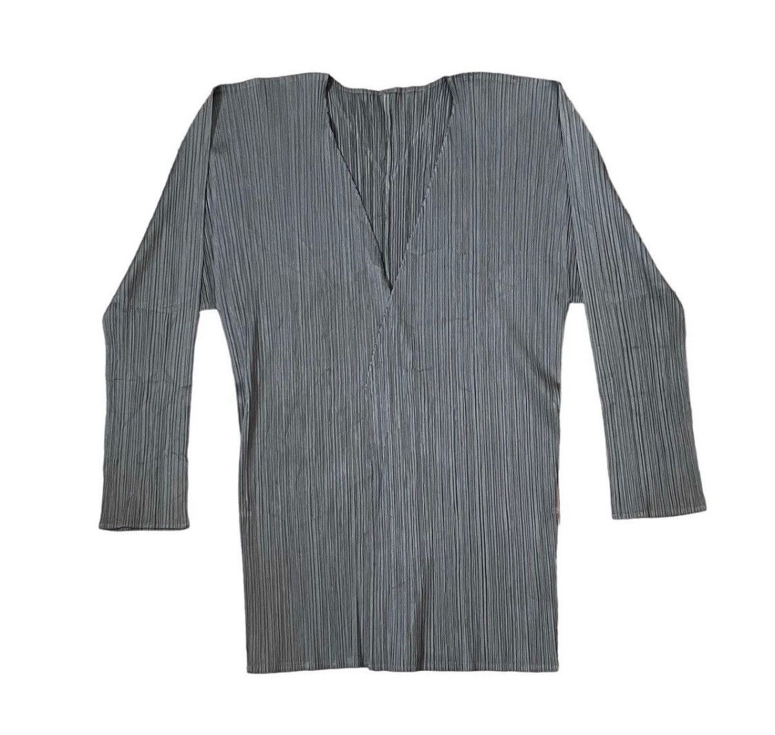 Issey Miyake Vintage issey miyake pleated dark grey cardigan Size L / US 10 / IT 46 - 1 Thumbnail
