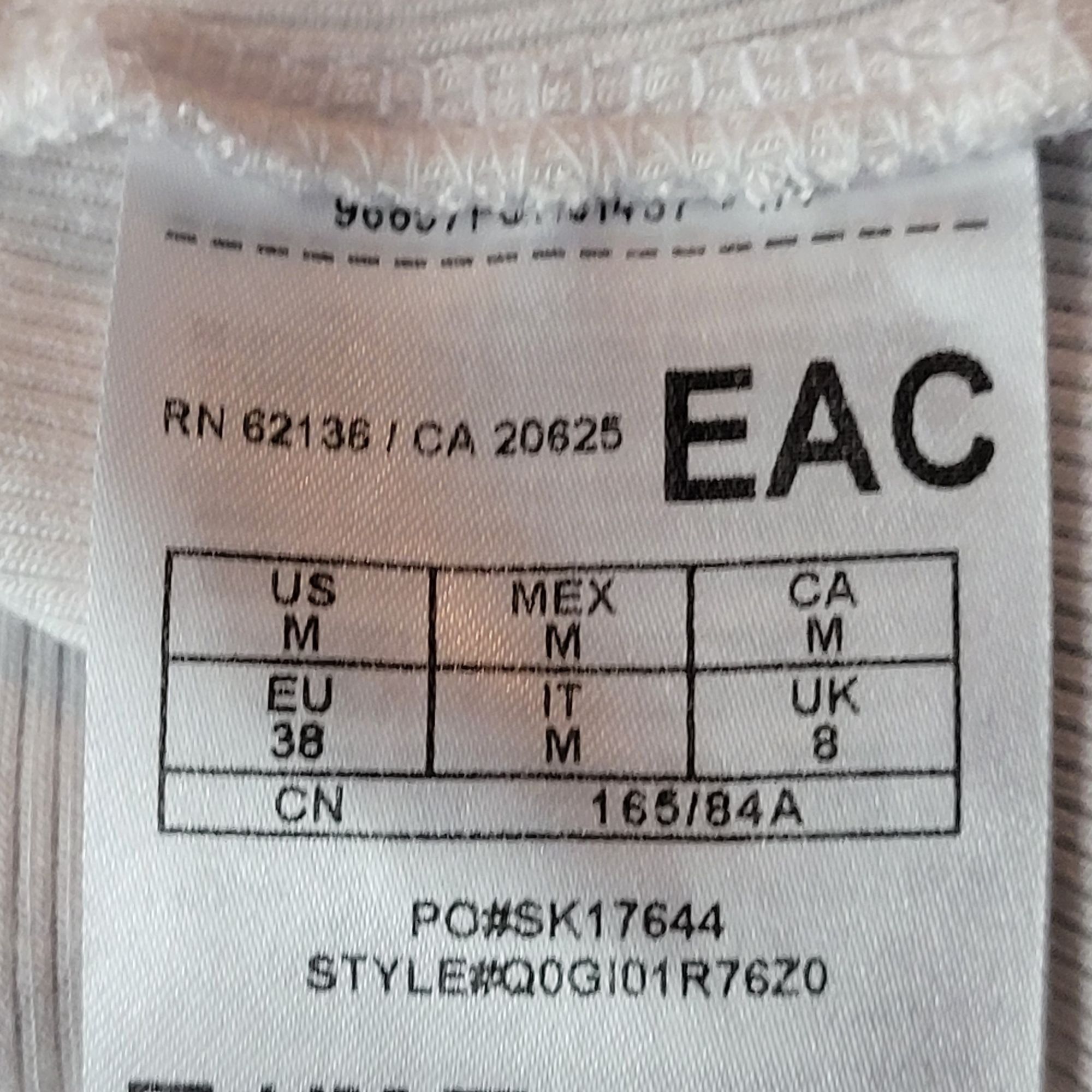 Guess Y2K Guess White Ribbed Womens Short Sleeve V-neck Top Sz M B Size M / US 6-8 / IT 42-44 - 4 Thumbnail