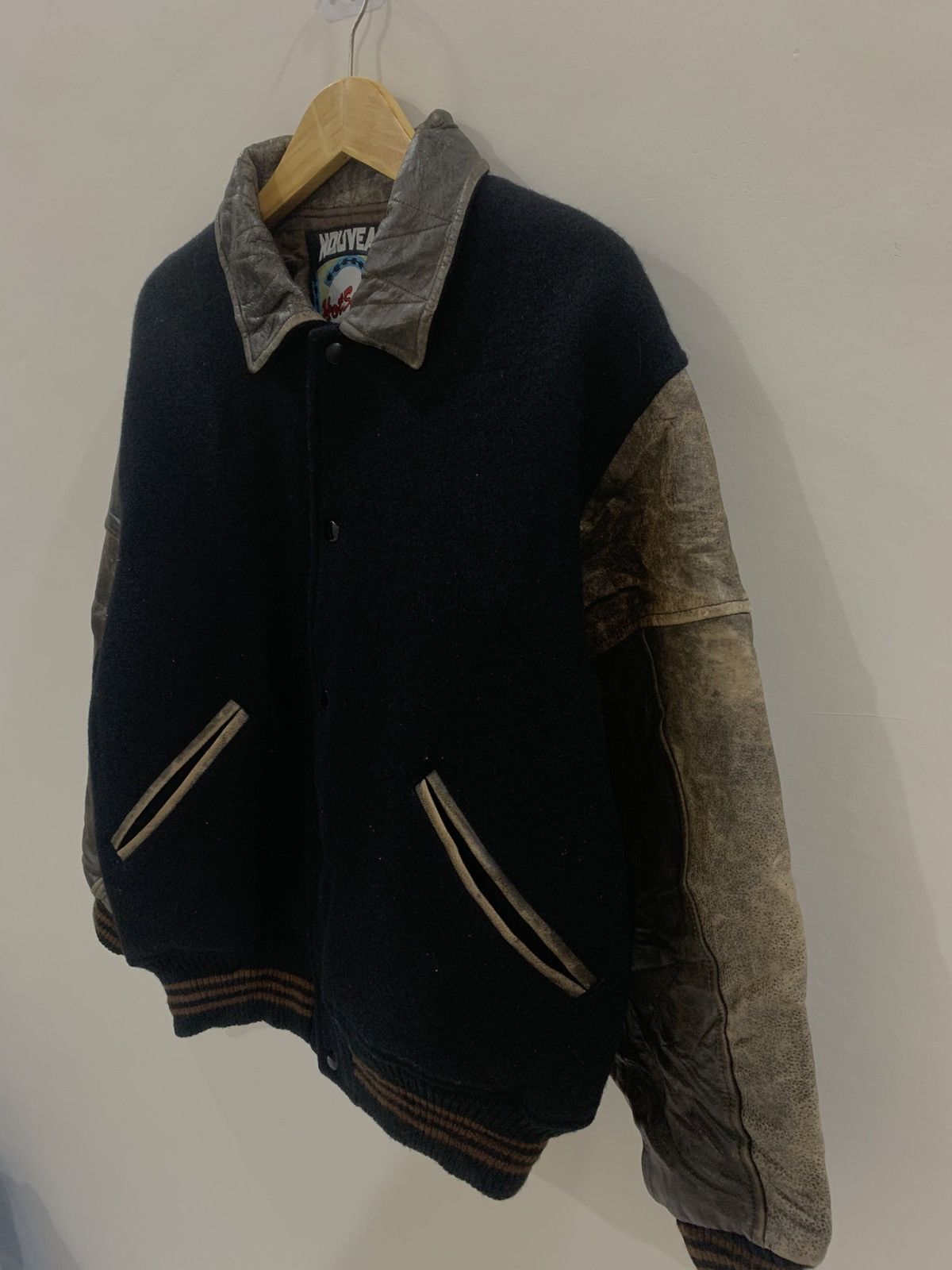 Japanese Brand Vintage 80’s “HOT SCOOP” Lettermen Varsity Jacket Size US L / EU 52-54 / 3 - 9 Thumbnail