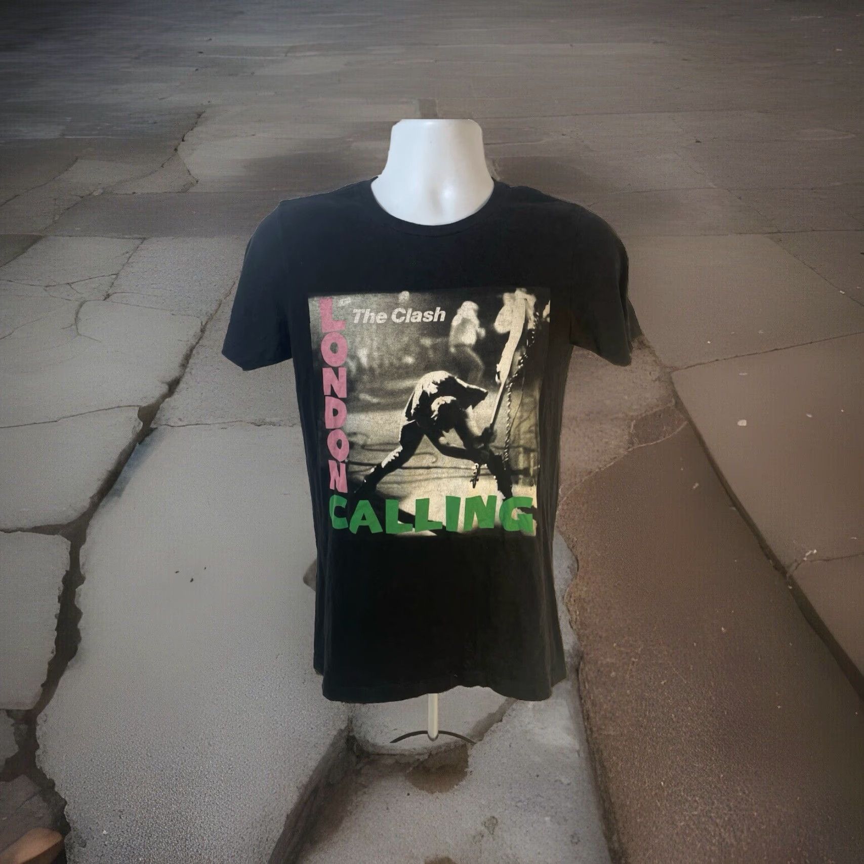 Vintage The Clash Shirt Men Small Black Short Sleeve Front Graphic Crew Size US S / EU 44-46 / 1 - 3 Thumbnail