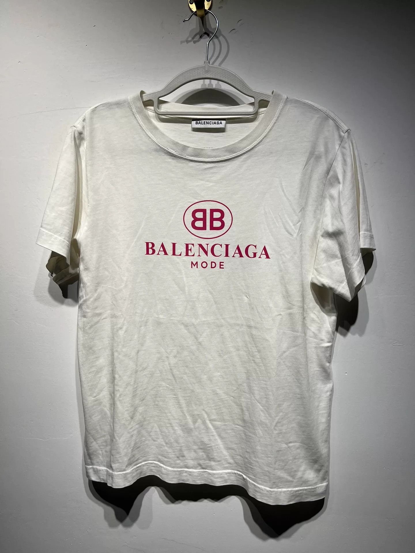 Balenciaga Balenciaga Printed White T-Shirt XL Men Size US XL / EU 56 / 4 - 1 Thumbnail