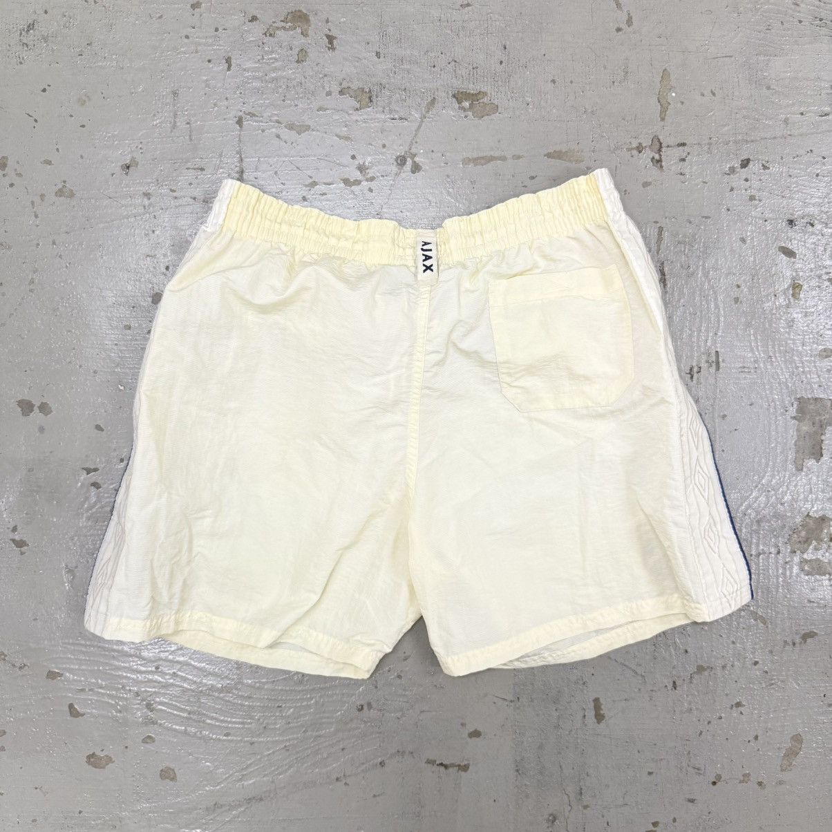Umbro Vintage 90s Umbro Ajax shorts streetwear soccer size L Size US 31 - 8 Thumbnail
