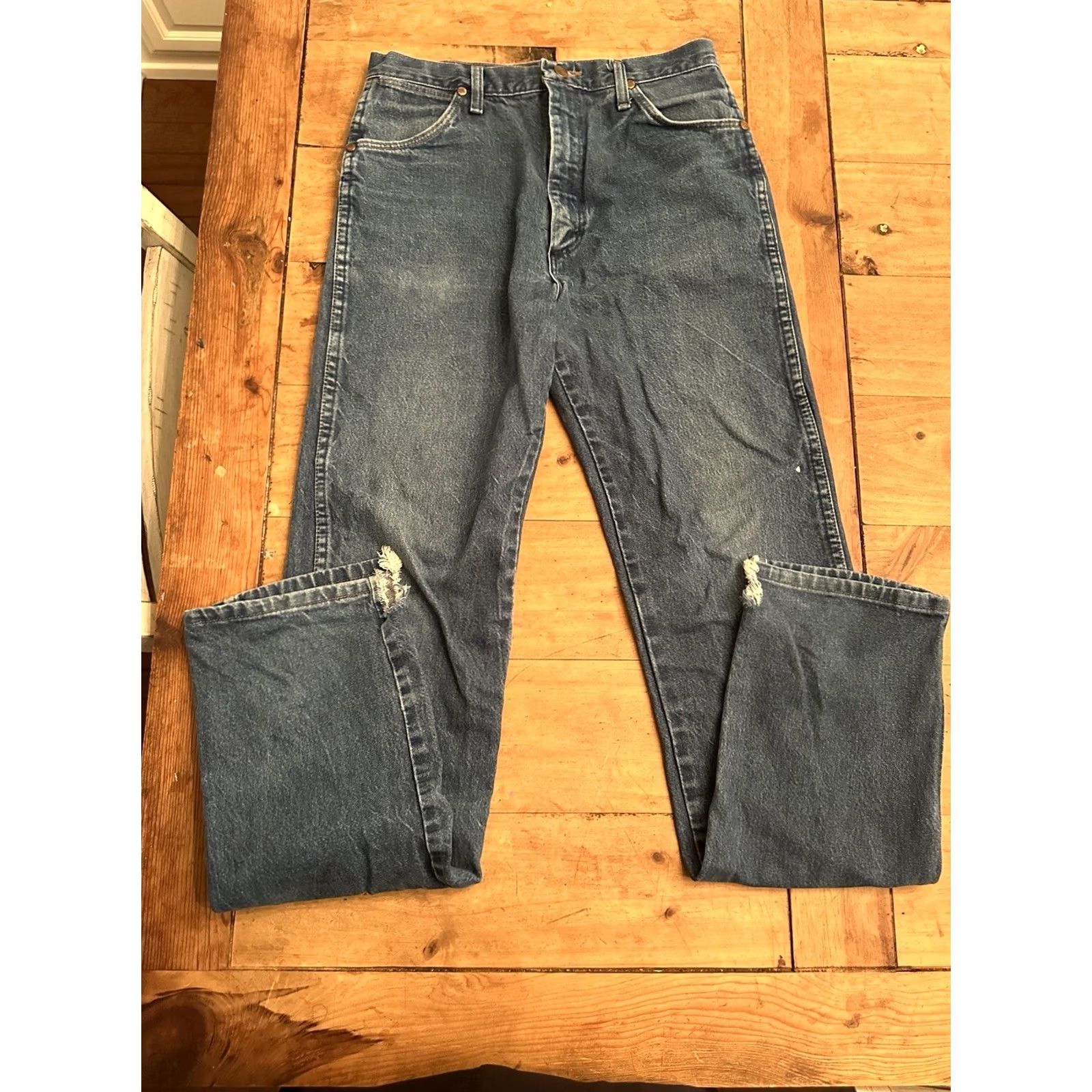 Wrangler Wrangler 13MWZ Jeans Men 32x36 Blue Denim Western Cowboy Cut Riding Work Pants Color Blue Denim Regular Straight Mens 13MWZ USA Cowboy Theme Size US 32 / EU 48 - 4 Thumbnail
