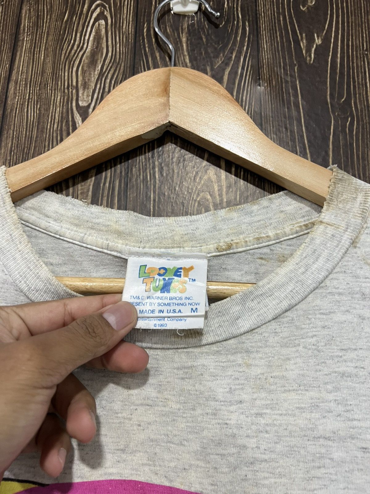 Vintage × Warner Bros Vintage 90s Distressed Daffy Duck Bullseye Mirror Tshirt Size US M / EU 48-50 / 2 - 7 Thumbnail