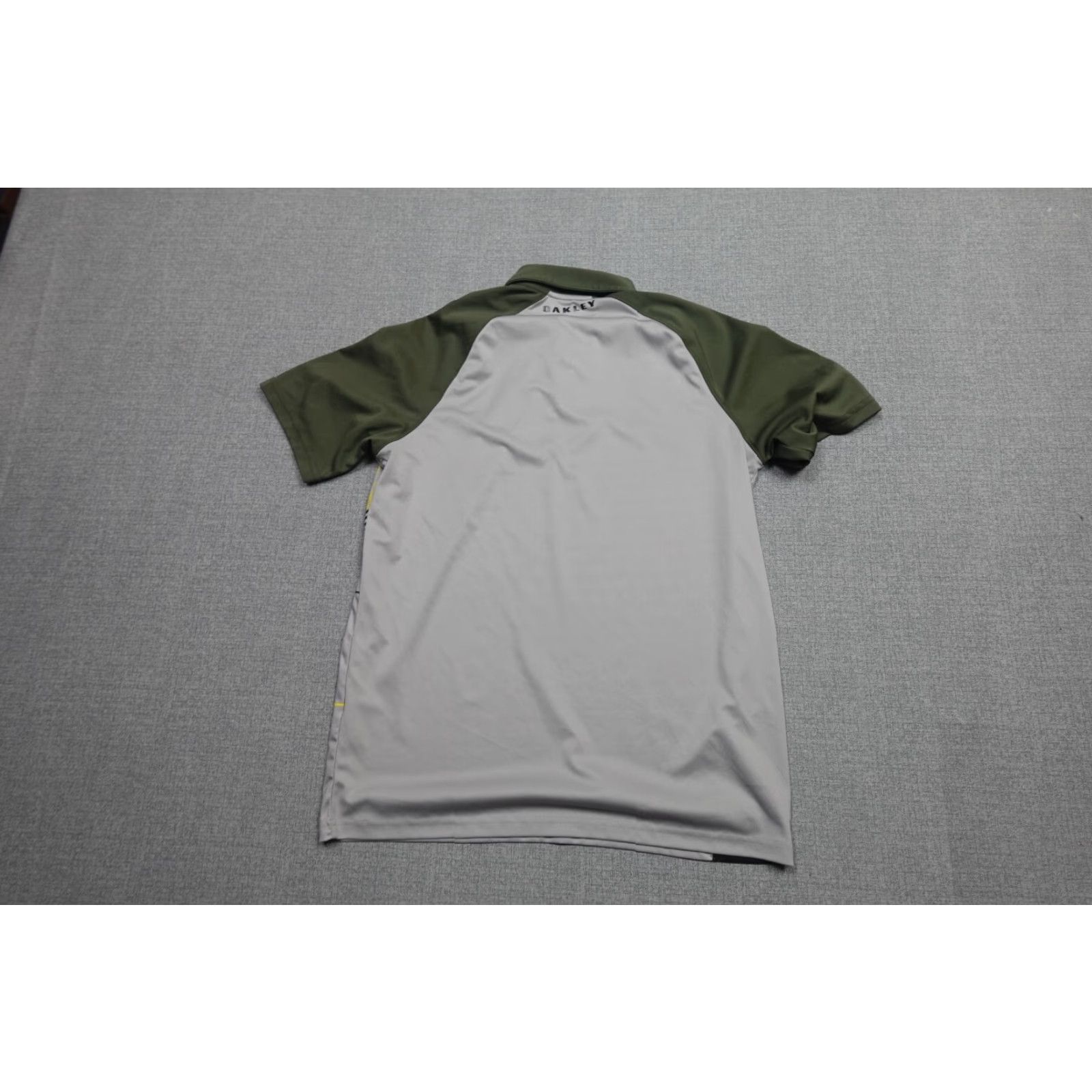 Oakley Oakley Polo Mens Small Gray Regular Fit Lightweight Stretch Golf Shirt Size US S / EU 44-46 / 1 - 5 Thumbnail