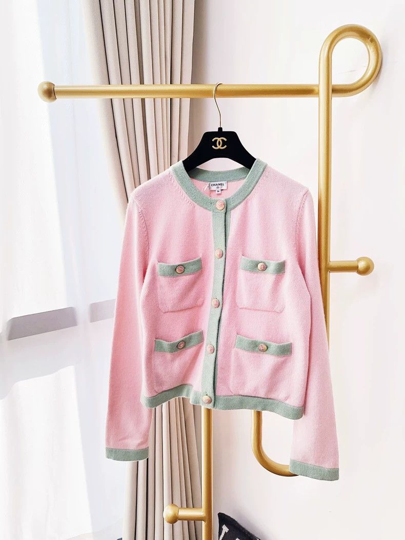 Chanel Chanel 24C pink with green edge four-pocket knitted cardig Size XS / US 0-2 / IT 36-38 - 1 Thumbnail