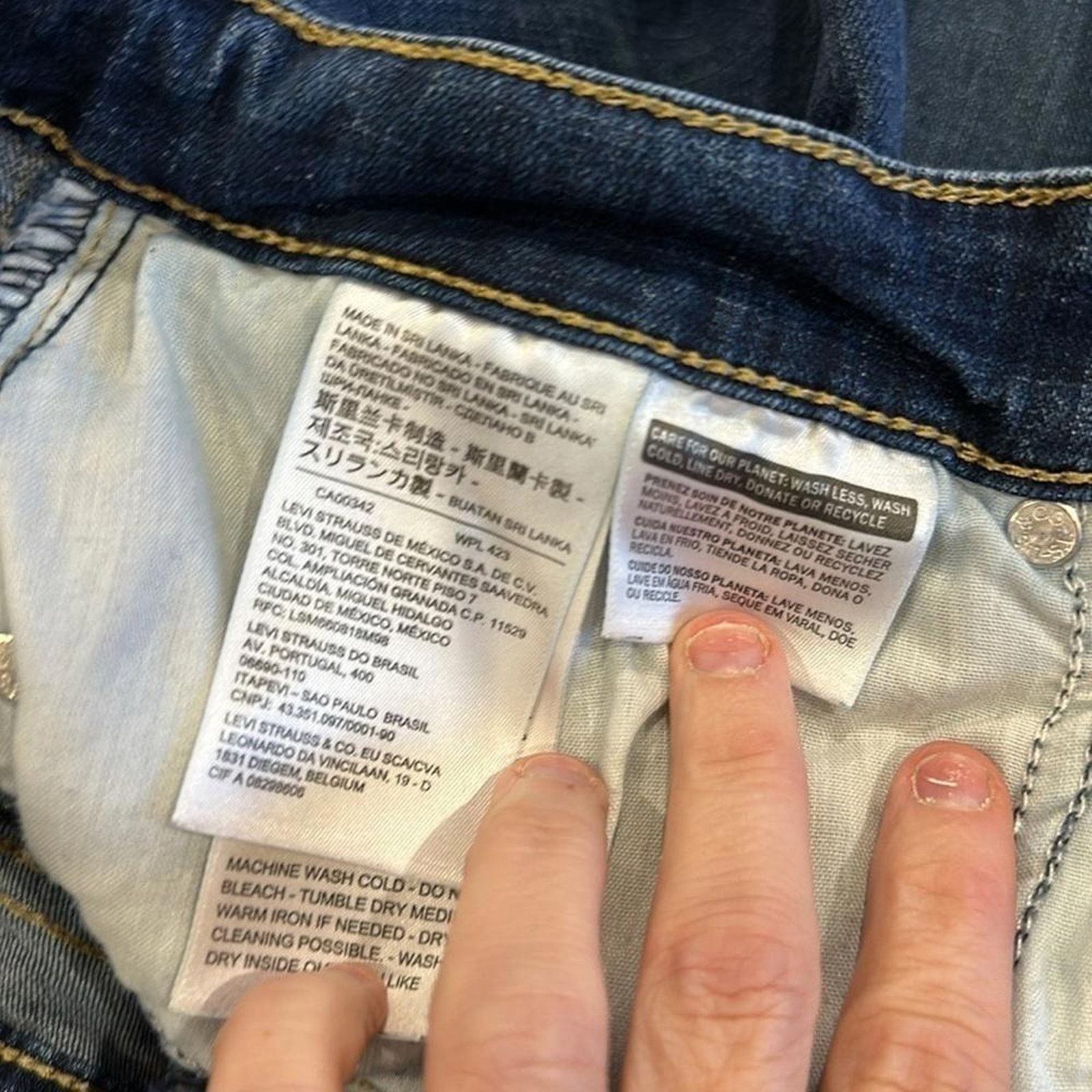 7 For All Mankind Levi's Women's 711 Skinny Jeans - Distressed Denim Size 30" / US 8 / IT 44 - 4 Thumbnail