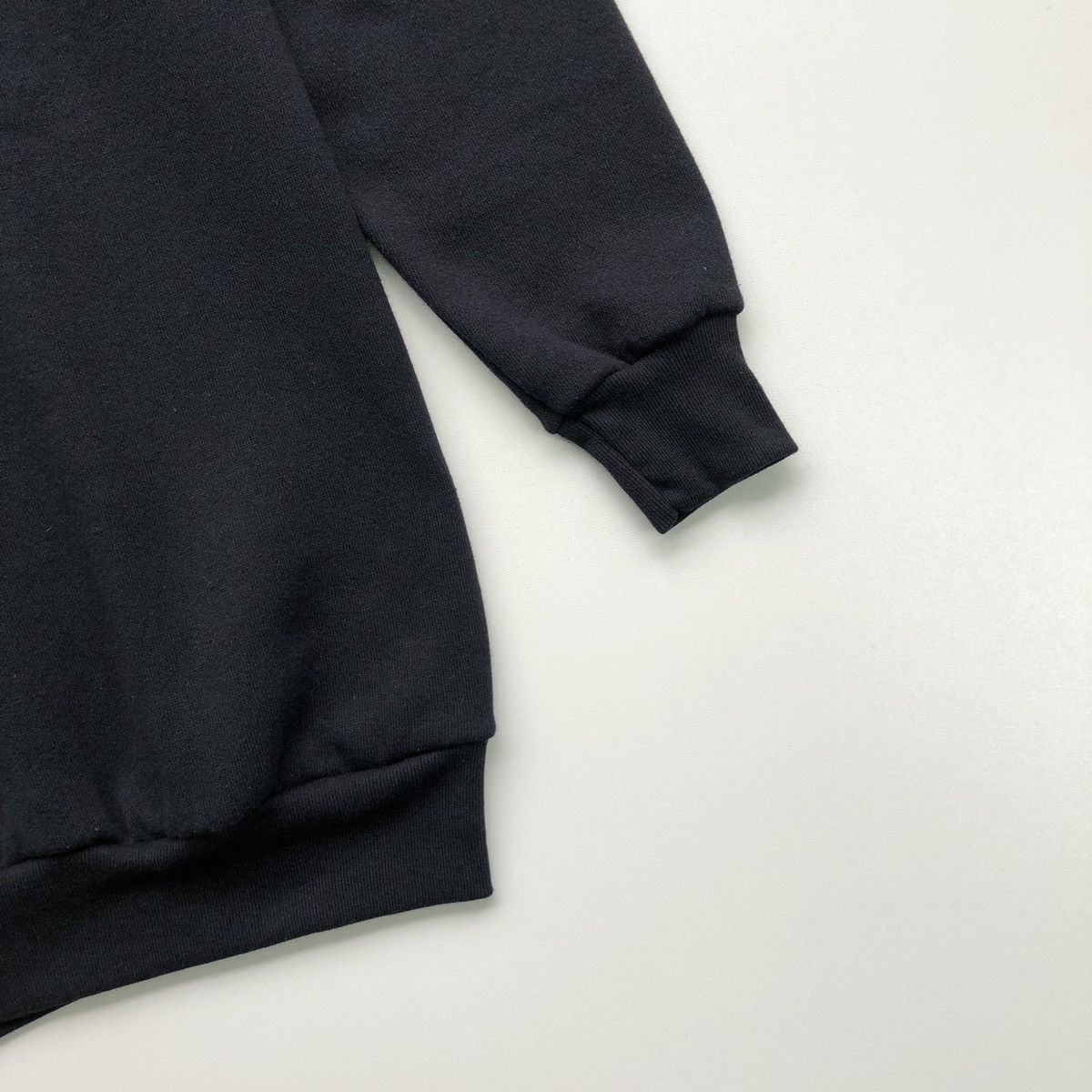 Vintage Tultex MIIB 2002 Mens in Black Movie Vintage 00’s Sweatshirt Size US M / EU 48-50 / 2 - 4 Thumbnail