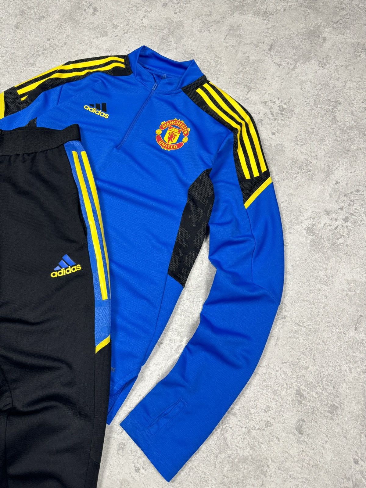 Adidas Adidas Manchester United Training Jersey Track Suit Size XS Size US XS / EU 42 / 0 - 4 Thumbnail