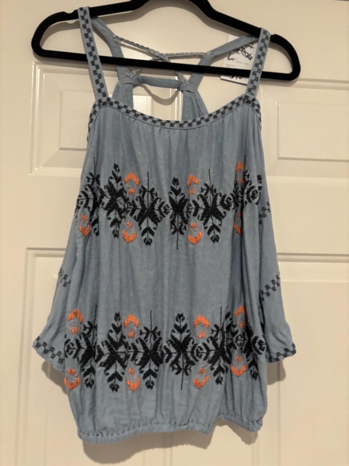 Free People Women's sz M blue and embroidered Free People shirt #662 Size M / US 6-8 / IT 42-44 - 1 Thumbnail
