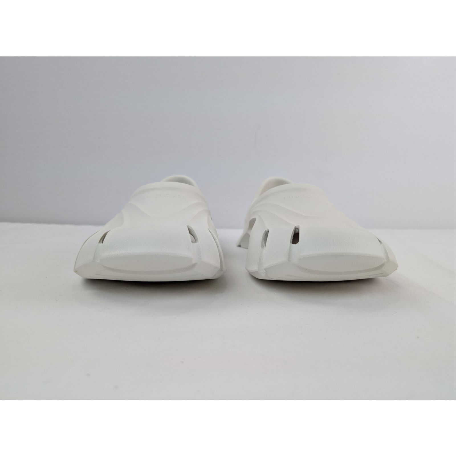 Balenciaga o1rshd1 Classic Mold Closed Slide Sandals in Eggshell Size US 13 / EU 46 - 9 Thumbnail