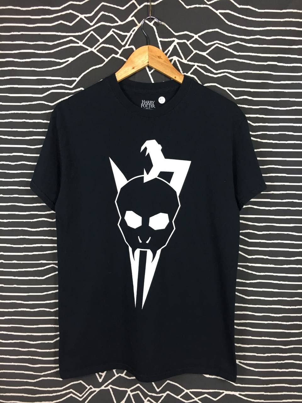 Vintage Harry Potter And The Cursed Child Dark Mark Artwork Tee Size US M / EU 48-50 / 2 - 2 Thumbnail