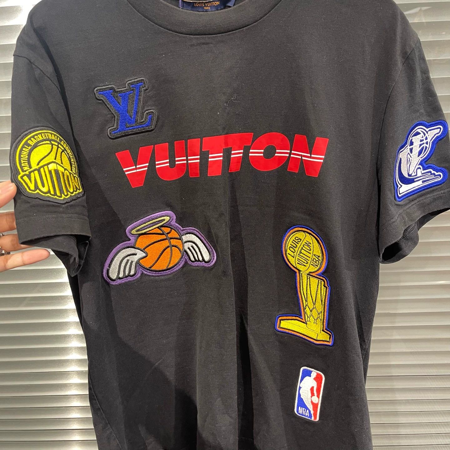 Louis Vuitton Louis Vuitton x NBA Letter Print S/S Tee M 95 New Size US M / EU 48-50 / 2 - 4 Thumbnail