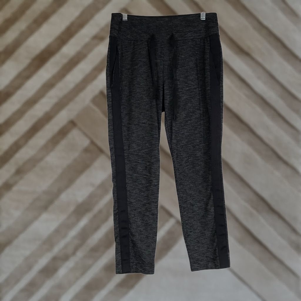 Athleta ATHLETA WOMEN'S Gray XS METRO DOWNTOWN ANKLE PANTS Size 26" / US 2 / IT 38 - 1 Thumbnail
