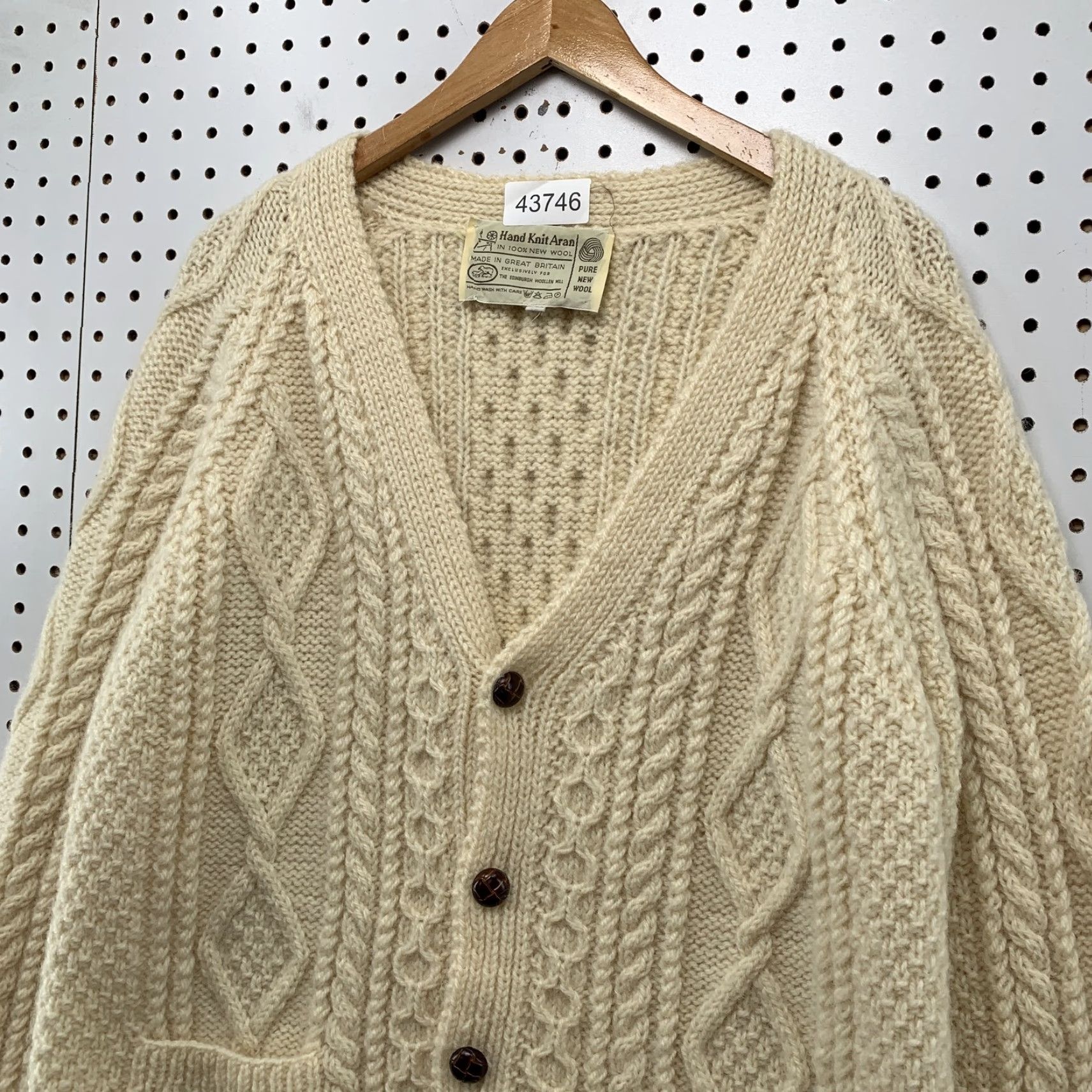 Vintage VINTAGE Aran Cardigan Knit Wool Cream M Mens Size M 40 Beige Cable Knit Fisherman V-Neck Winter Casual Mens Size US M / EU 48-50 / 2 - 4 Thumbnail