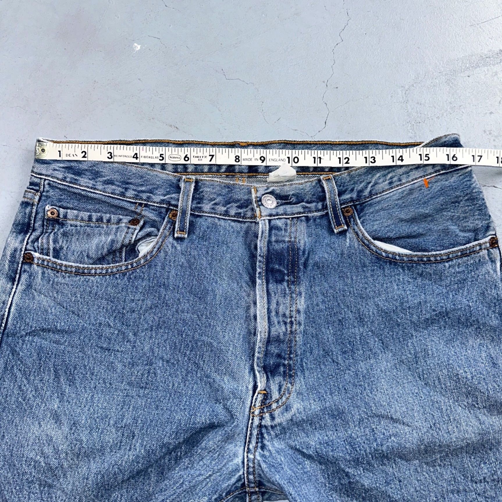 Levi's VINTAGE Levi's 501 Jeans 34x32 Blue Medium Wash 90s Straight Mens Regular Denim Cotton Button Size US 34 / EU 50 - 7 Thumbnail