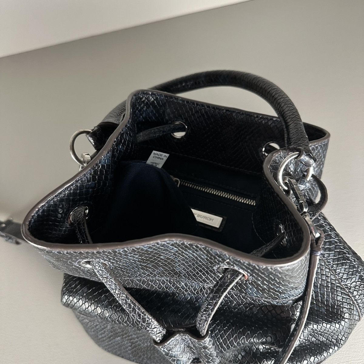 Tory Burch Tory Burch Snake Style Black Blue Bucket Shoulder Bag Size ONE SIZE - 5 Thumbnail