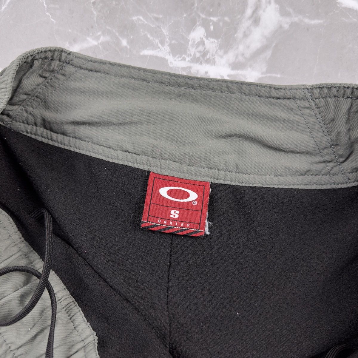 Oakley Archive☠️ Vintage Oakley Monogram Red Tab Shorts Size US 32 / EU 48 - 12 Thumbnail