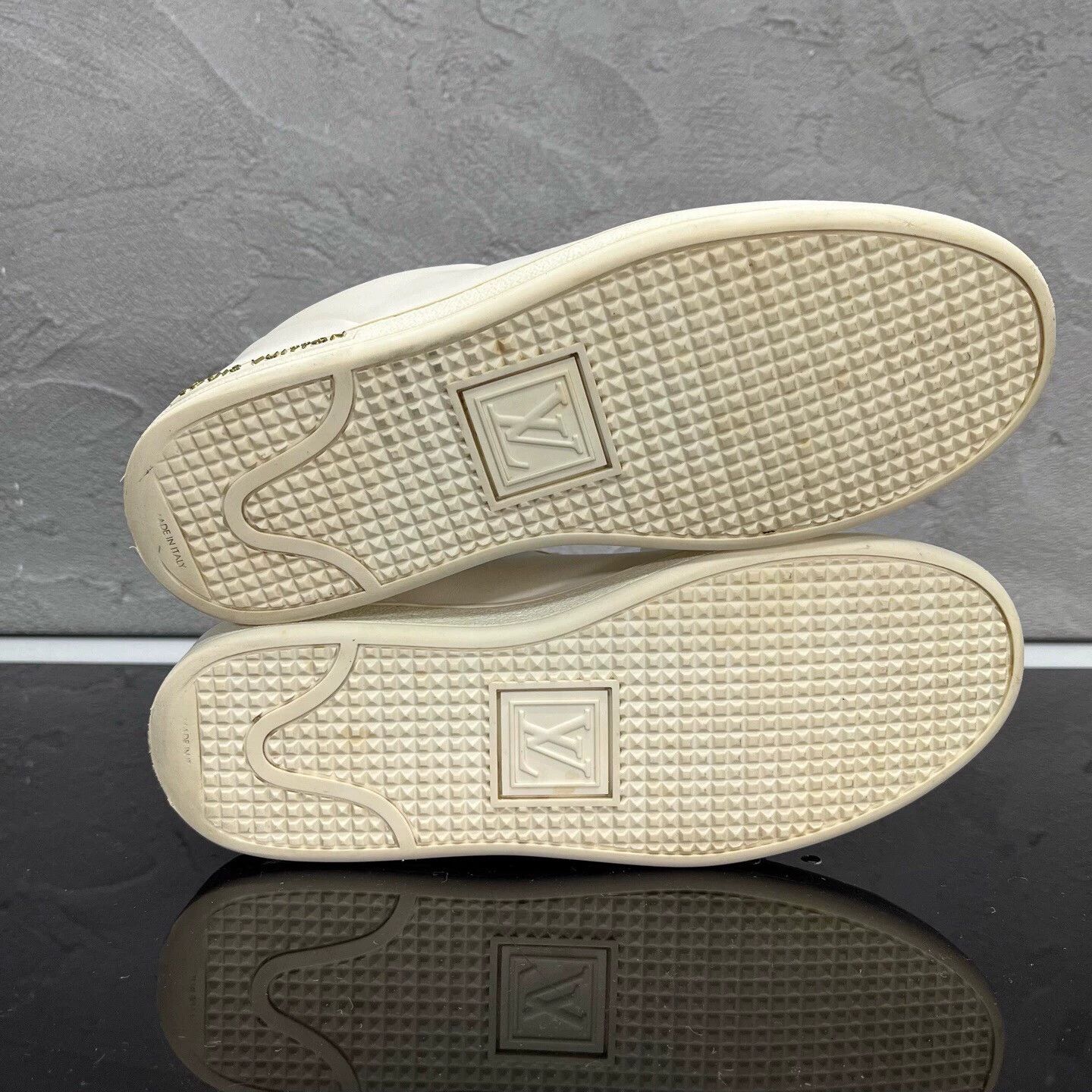 Louis Vuitton LV metallic buckle white sneakers EUR 36 95 New Size US 5 / IT 35 - 6 Thumbnail