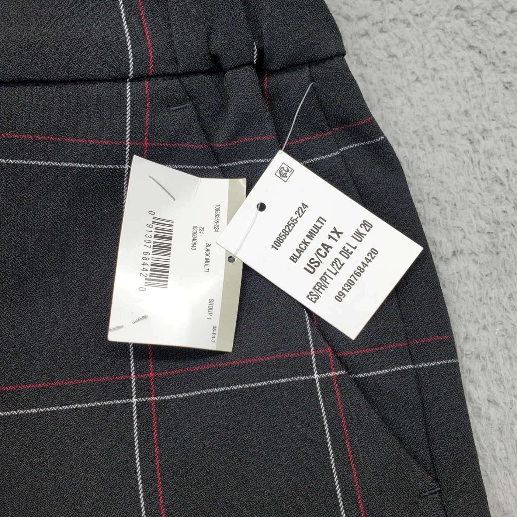 Kasper Kasper Ankle Pants Womens Size 1X Black Plaid Formal Elastic Waistband Wide Leg Pants Size 40" / US 18 - 8 Thumbnail