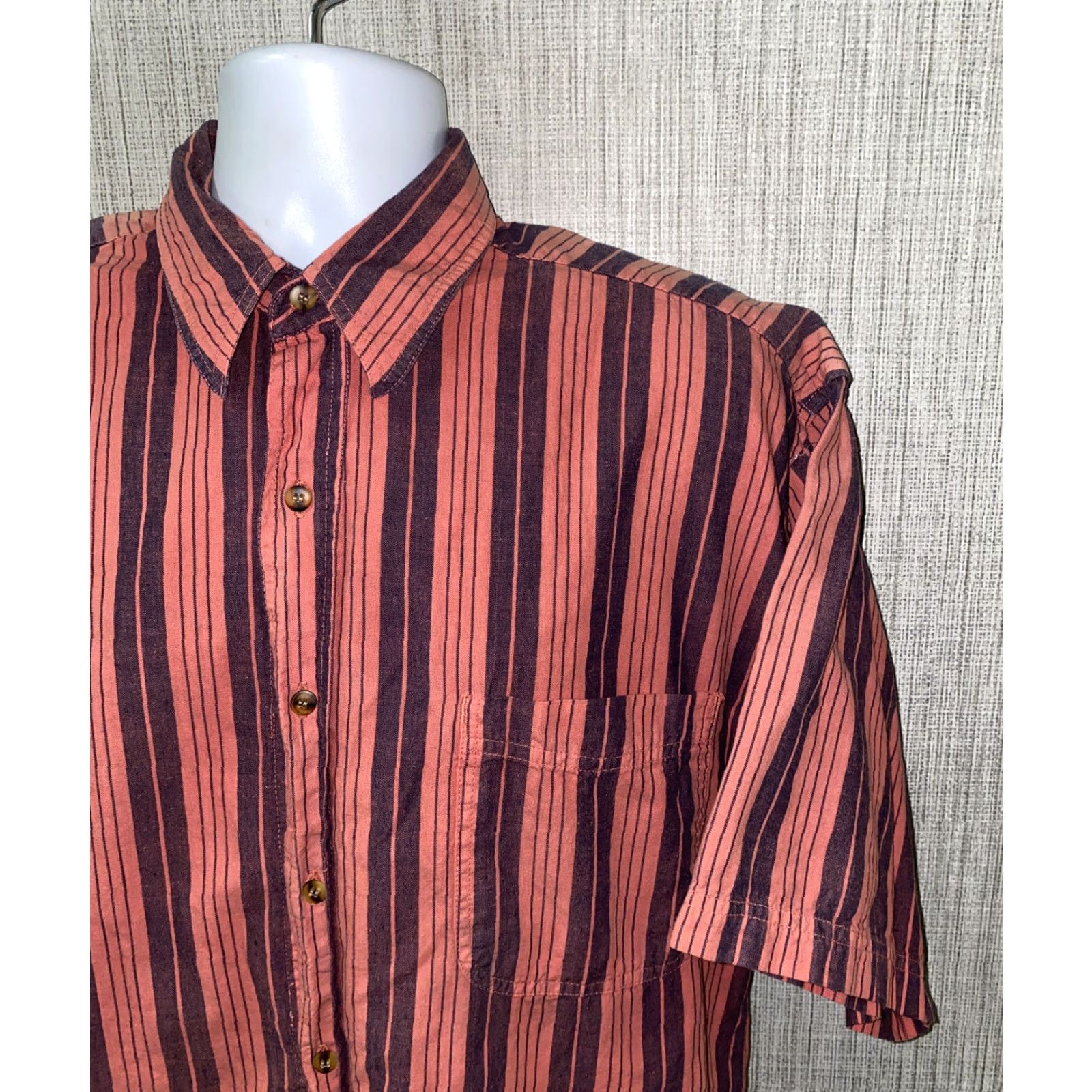 Bugle Boy VTG Bugle Boy Co. Mens Red Striped Long Sleeve Button Front Shirt XL Mens Button-Up Collar-Down Size US XL / EU 56 / 4 - 2 Thumbnail
