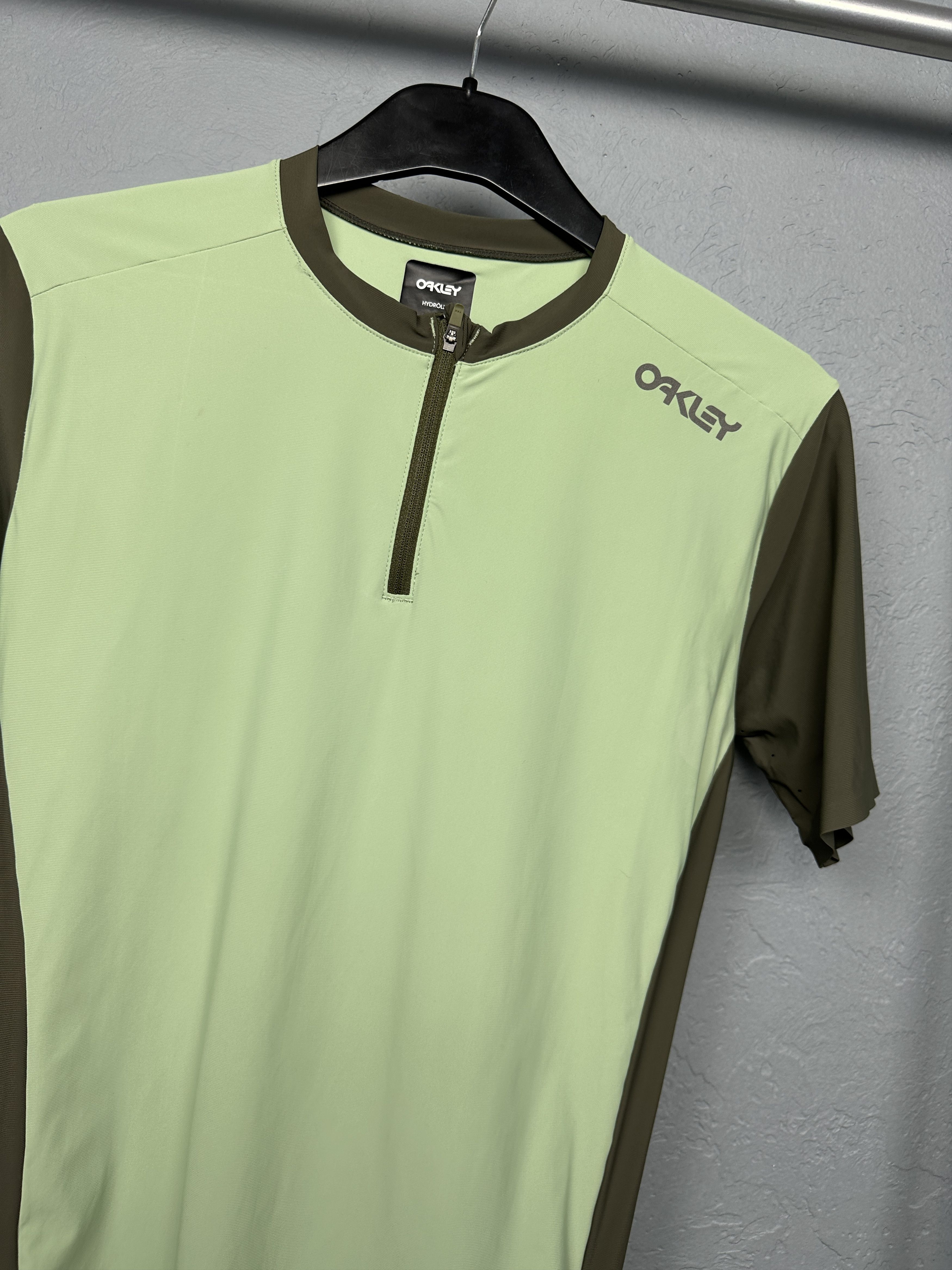 Oakley Oakley Mens Cycling Bicycle Jersey Size US S / EU 44-46 / 1 - 2 Thumbnail
