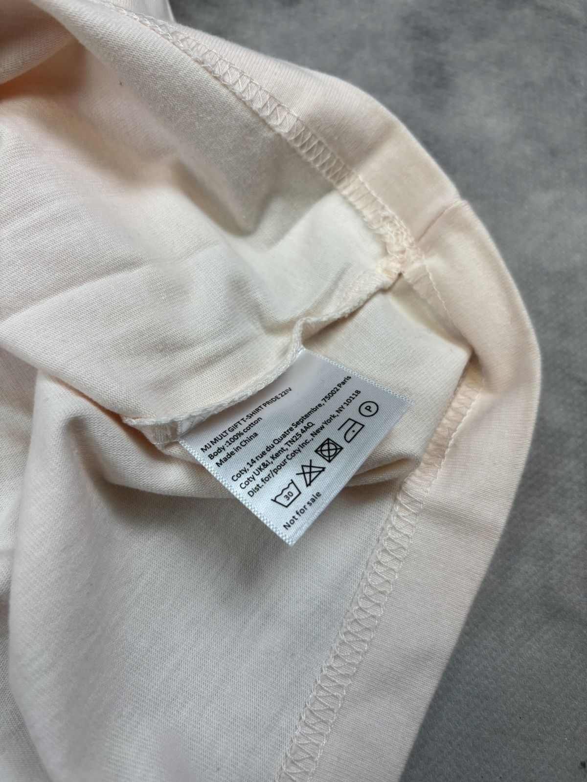 Designer Marc Jacobs Perfect T shirt Pride Rainbow Exclusive Cream Size US L / EU 52-54 / 3 - 4 Thumbnail