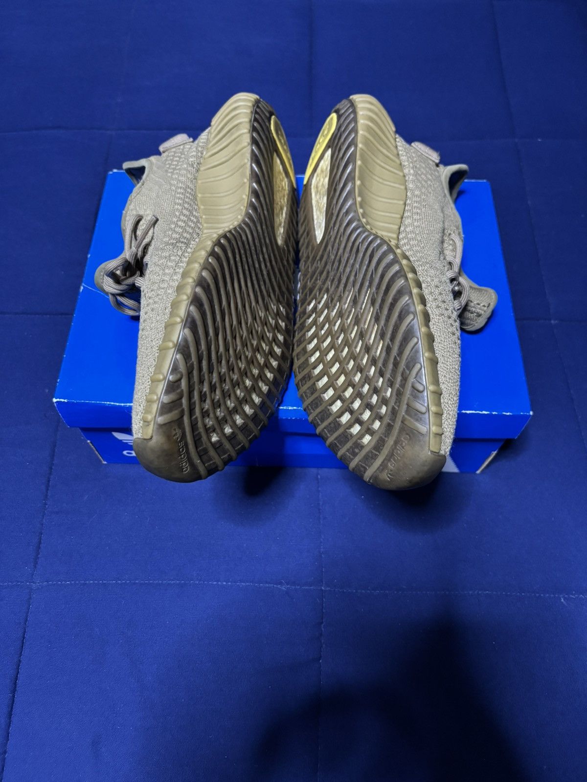 Adidas Adidas Yeezy Boost 350 V2 Earth 2020 Size 10.5 Size US 10.5 / EU 43-44 - 4 Thumbnail