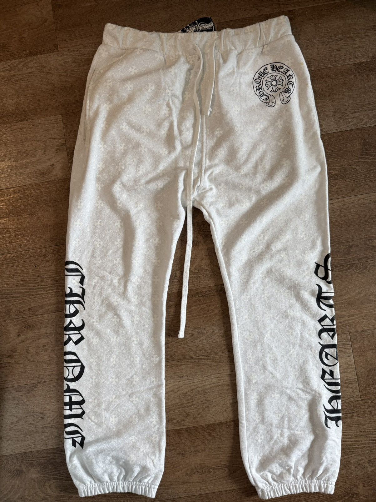 Chrome Hearts Chrome Hearts White Monogram Sweatpants Size US 34 / EU 50 - 1 Thumbnail