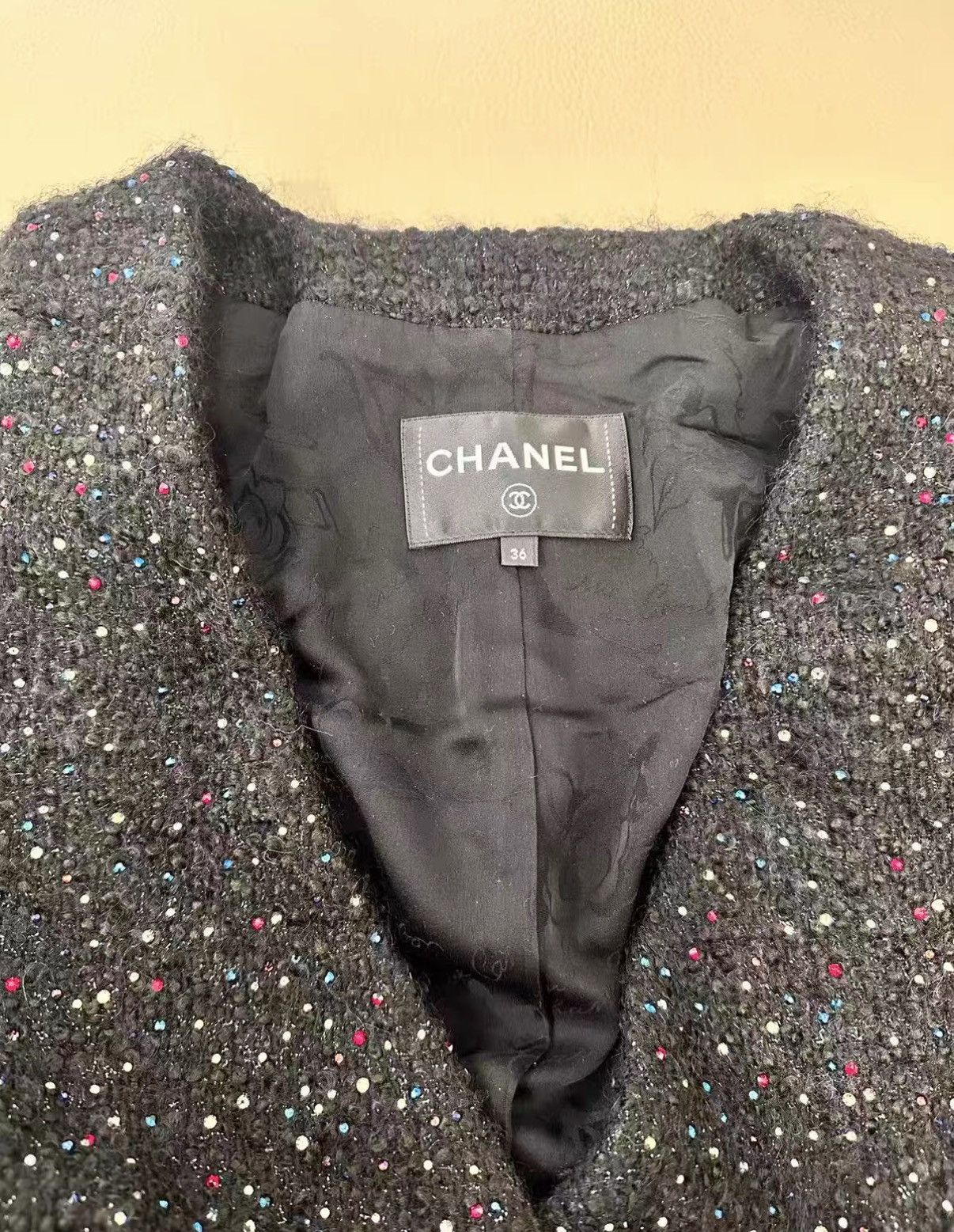 Chanel Chanel runway center long coat J38 Size XS / US 0-2 / IT 36-38 - 4 Thumbnail