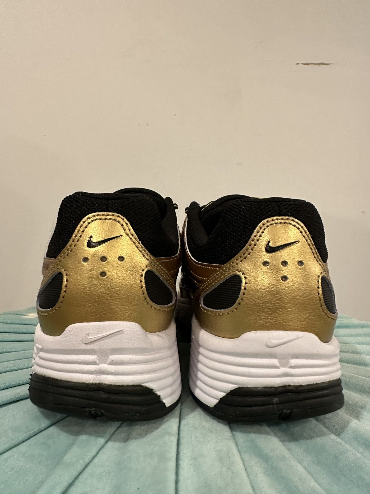 Nike Nike P-6000 Metallic Gold Infinite Gold White black Size US 9.5 / EU 42-43 - 4 Thumbnail